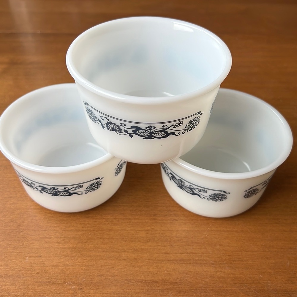 Vintage Pyrex / Corning milk glass sugar bowls